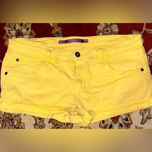 Yellow celebrity pink cutoff shorts